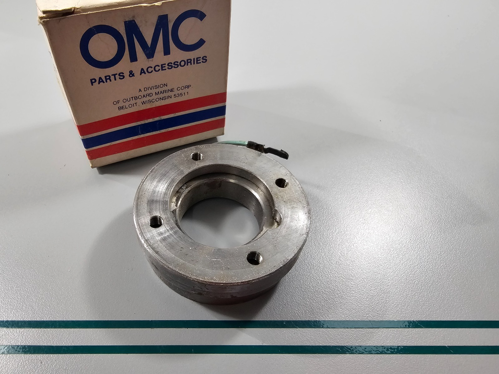 NEW OEM 378665 0378665 OMC Johnson Evinrude Coil & Housing 0810