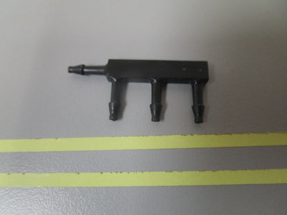 *NEW OEM* 0810 OMC Johnson Evinrude Drain Hose Fitting 336511 0336511
