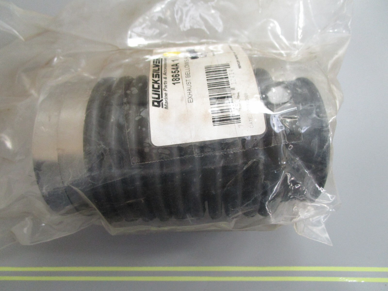 *NEW OEM* 0810 Mercury Quicksilver Exhaust Bellows Assembly 18654A1
