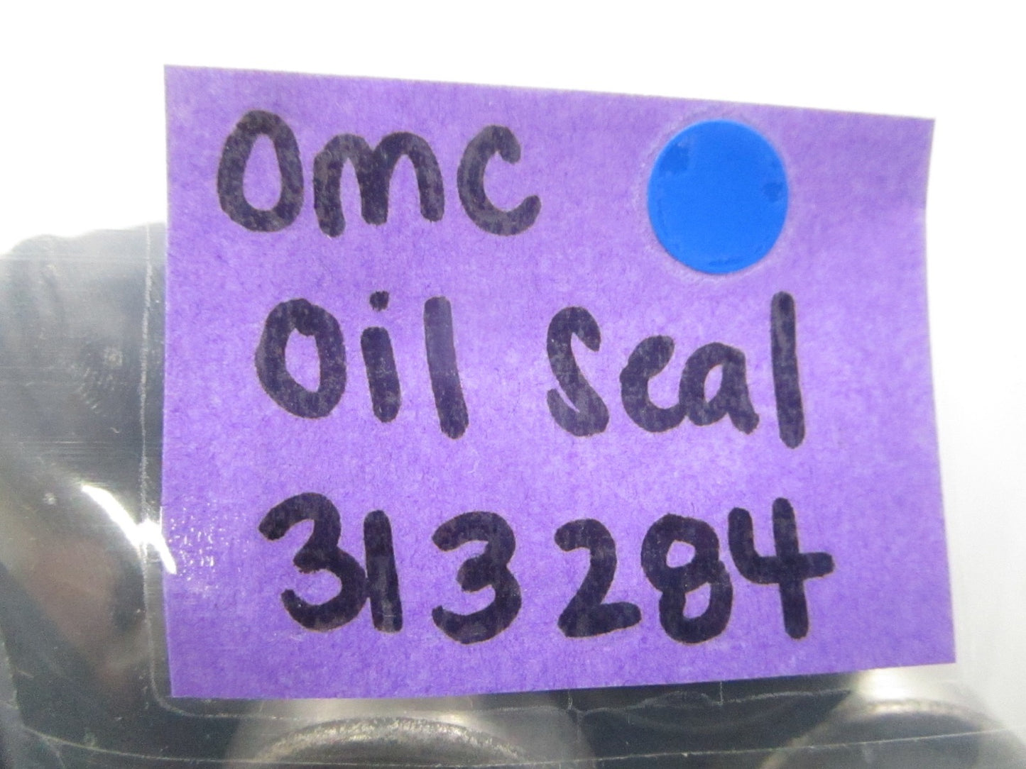 NEW OEM 313284 0313284 OMC Johnson Evinrude Oil Seal 0810