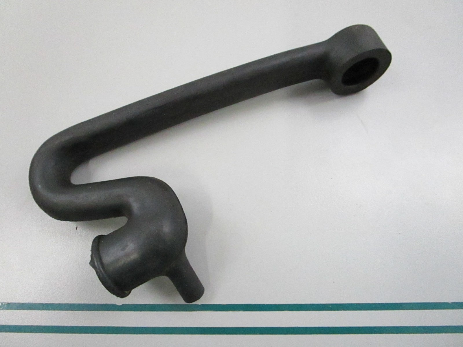 NEW OEM 1100942482 Mercedes-Benz Crankcase Breather Hose 0810