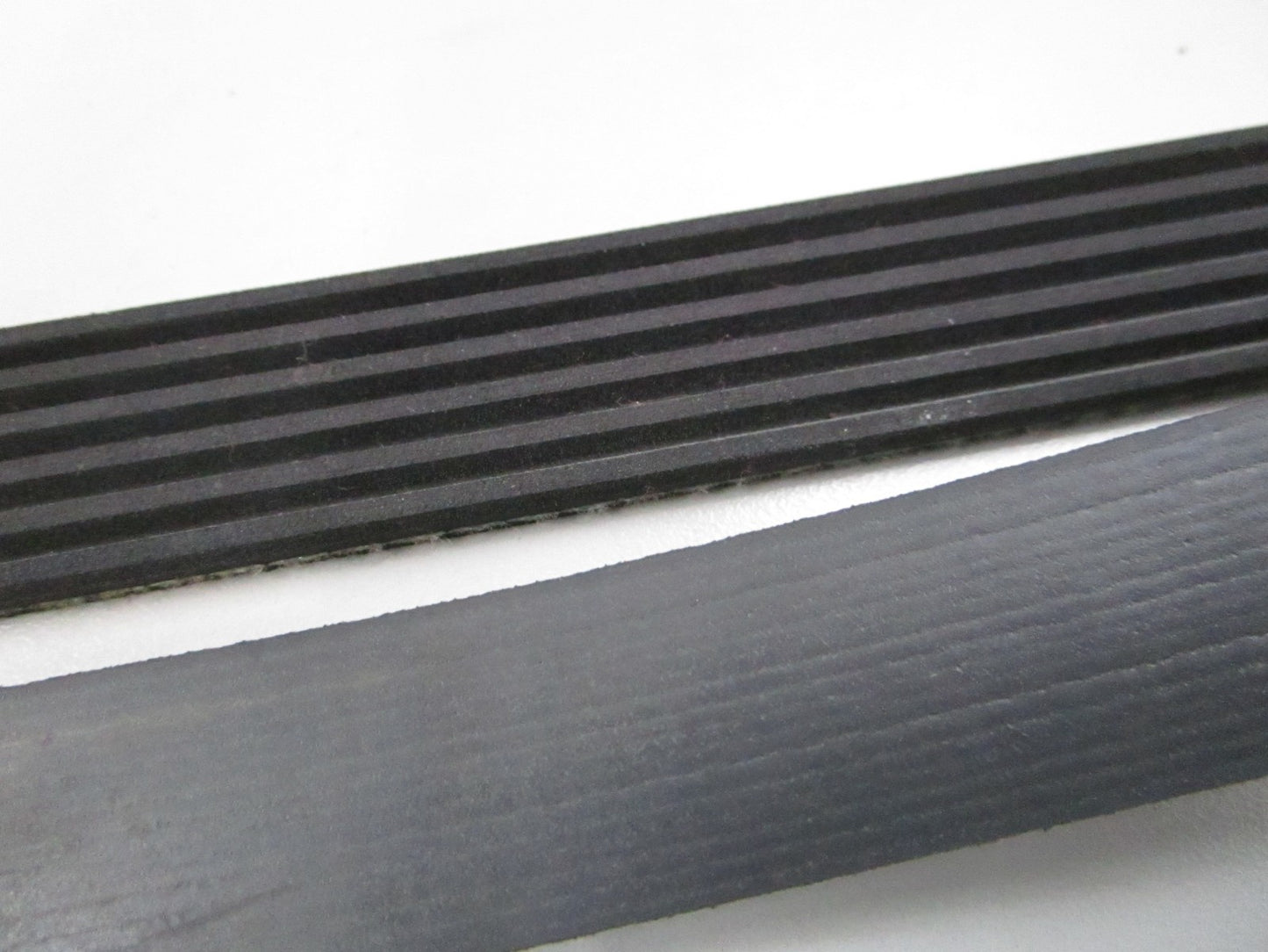 Gates K060750 Micro-V Serpentine Belt 6-Rib 75.08in NEW 0810