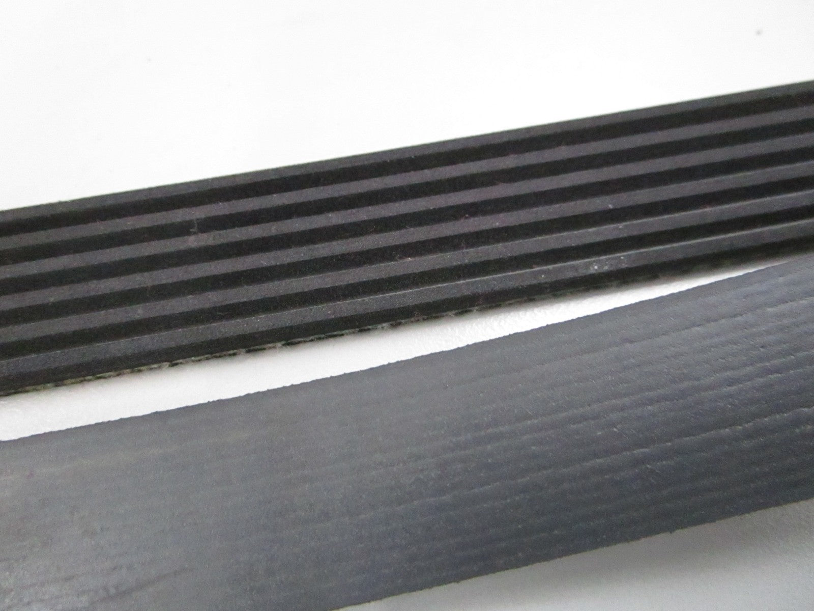 Gates K060750 Micro-V Serpentine Belt 6-Rib 75.08in NEW 0810