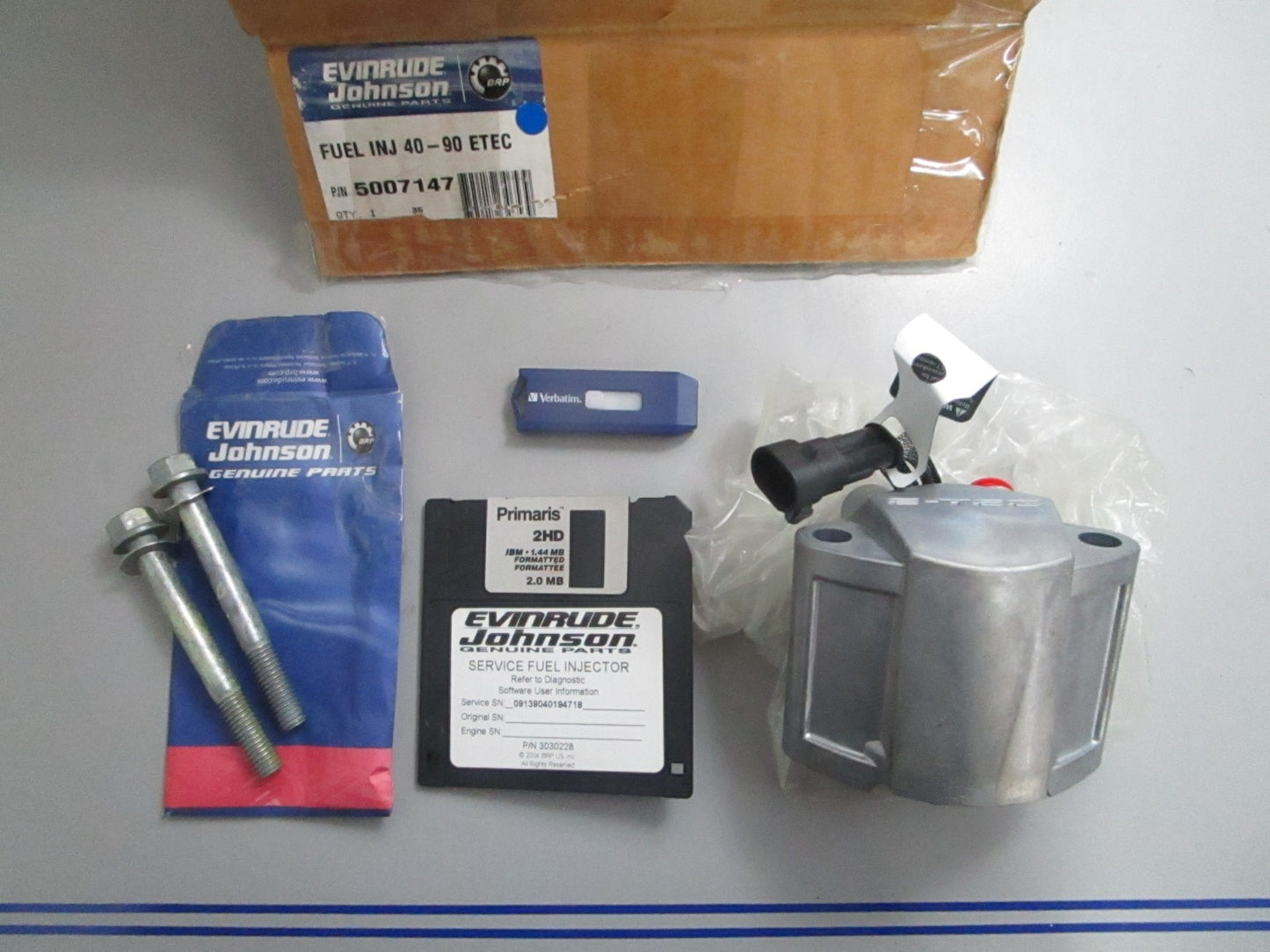 *NEW OEM* 0820 OMC Johnson Evinrude 40-90HP ETEC Fuel Injector 5007147