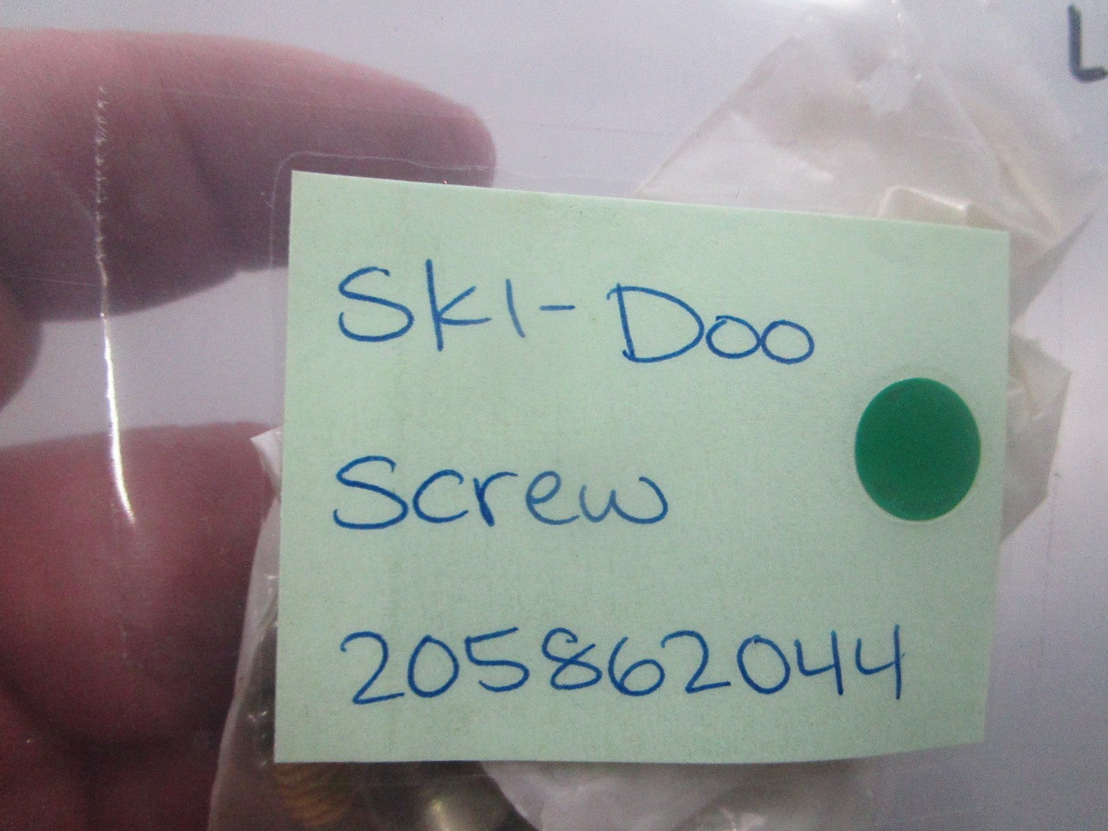 NEW (LOT OF 4) 205862044 Ski-Doo Screw 0810