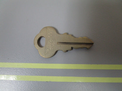 *NEW OEM* 0810 OMC Johnson Evinrude Ignition Key KF17 501532 0501532