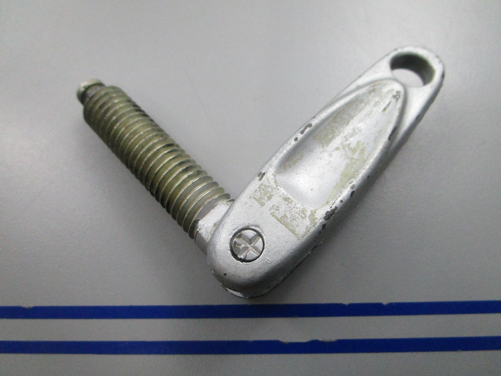 NEW OEM 375744 0375744 OMC Johnson Evinrude Clamp Screw 0810