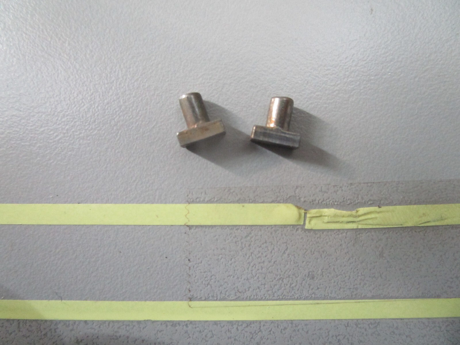 *NEW OEM* (LOT OF 2) 0810 OMC Johnson Evinrude Key 306195 0306196