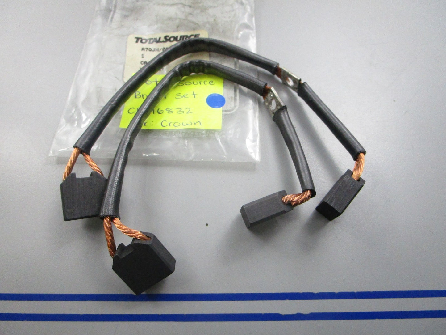 NEW CR116832 For: Crown Total Source Brush Set 0810