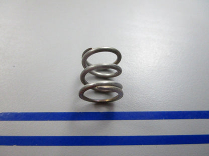 NEW OEM 336179 0336179 OMC Johnson Evinrude Spring 0810
