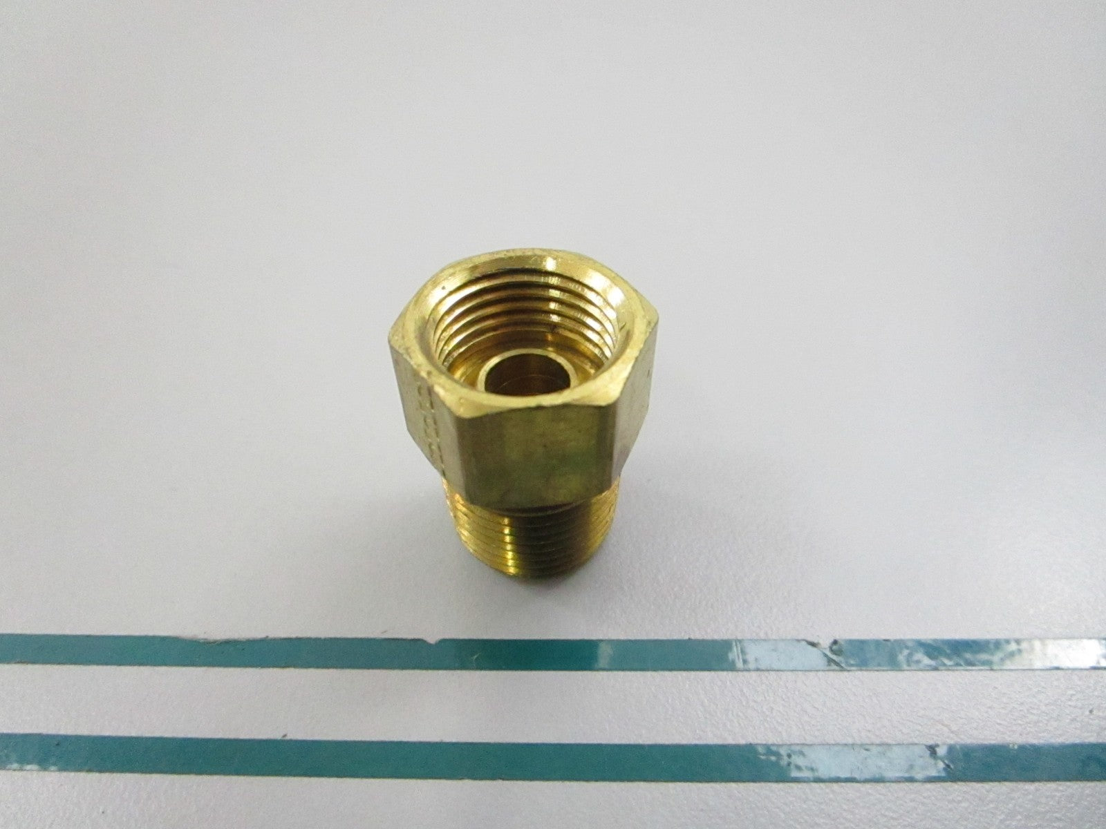 NEW OEM 908951 0908951 OMC Johnson Evinrude Fitting 0810