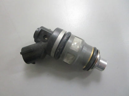 *NEW OEM* 0820 Suzuki Fuel Injector 15710-94900