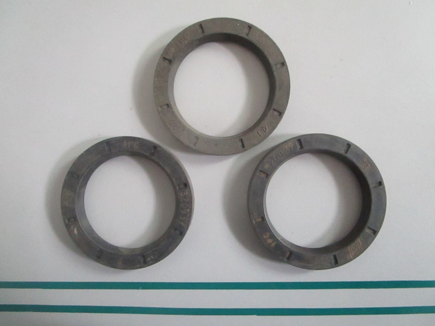NEW OEM (LOT OF 3) 320937 0320937 OMC Johnson Evinrude Swivel Bracket Seal 0820
