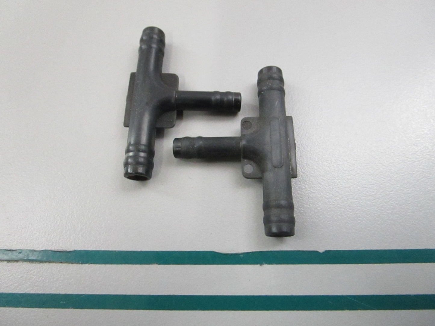 NEW OEM (LOT OF 2) 123553 0123553 OMC Johnson Evinrude Tee Connector 0810