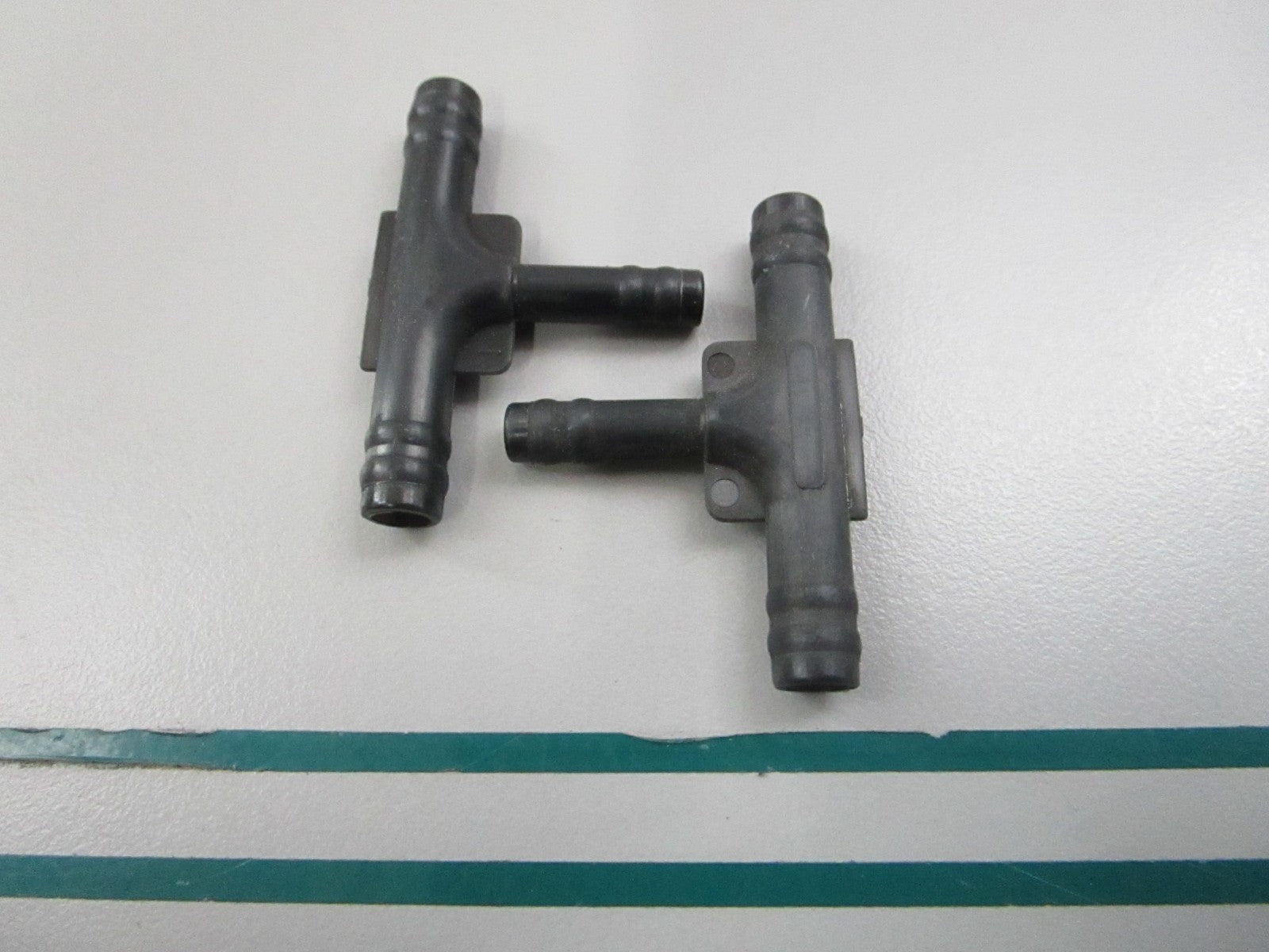 NEW OEM (LOT OF 2) 123553 0123553 OMC Johnson Evinrude Tee Connector 0810