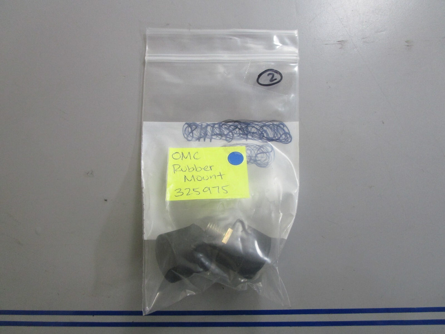 *NEW OEM* 0810 OMC Johnson Evinrude Rubber Mount 325975 0325975