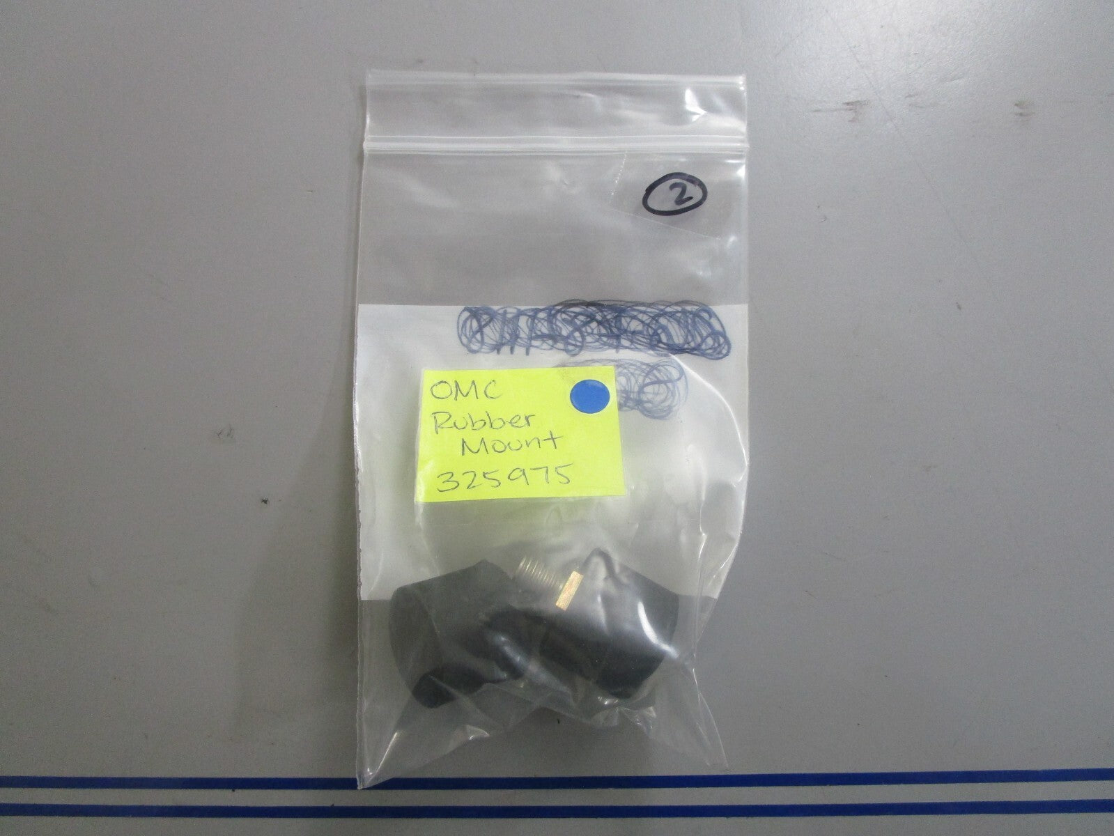 *NEW OEM* 0810 OMC Johnson Evinrude Rubber Mount 325975 0325975