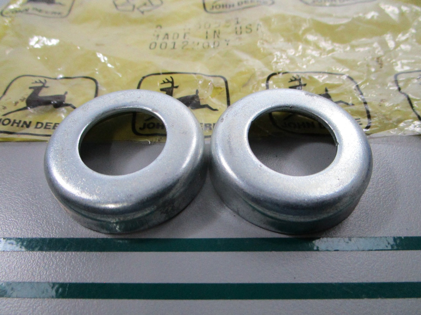 NEW OEM (LOT OF 2) M90981 John Deere End Cap Retainer 0810