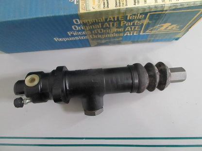 NEW OEM 0004307201 Mercedes-Benz Brake Master Cylinder 0820