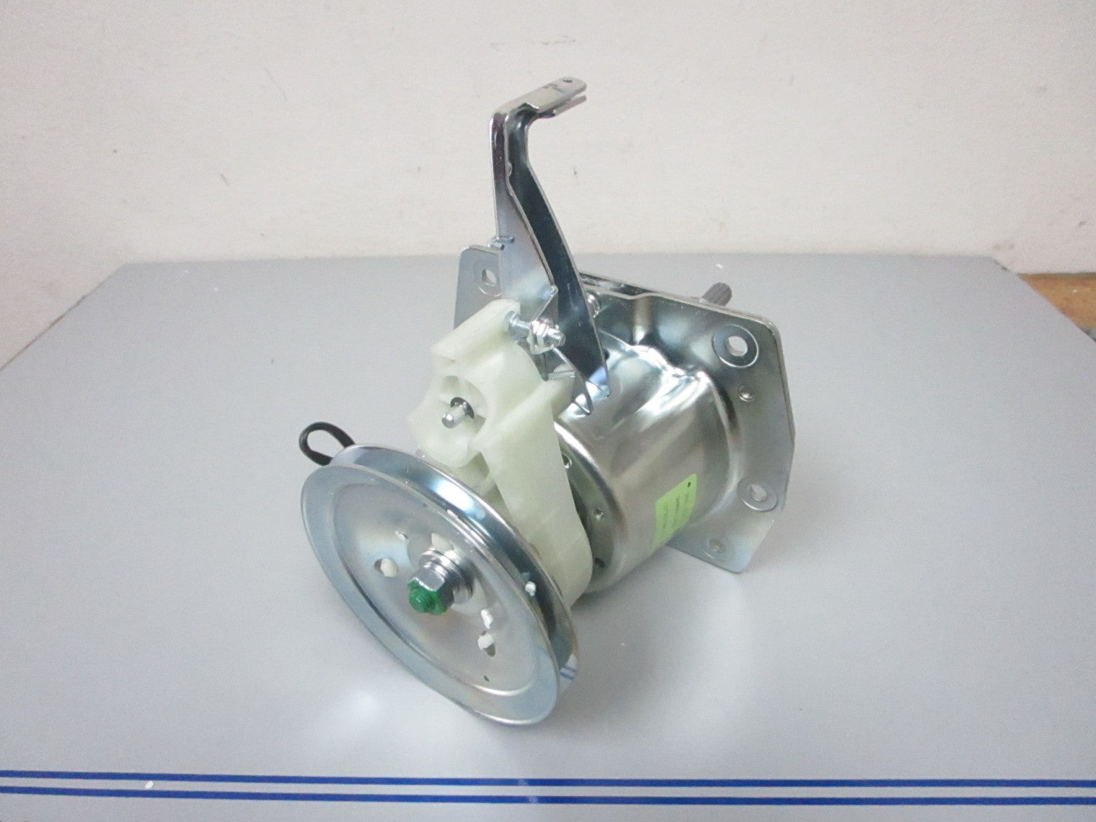 *NEW OEM* 0720 Samsung Washer Spring Clutch Module DC97-16984C