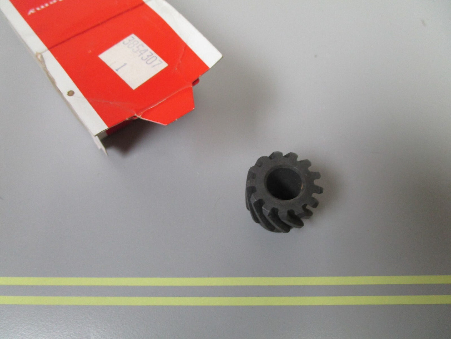 *NEW OEM* 0810 OMC Volvo Drive Gear 3854307