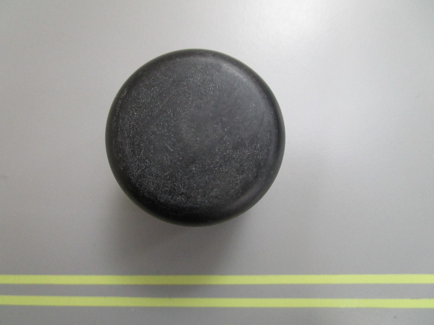 *NEW OEM* 0810 Mercury Quicksilver Drive Plug Cap 878991