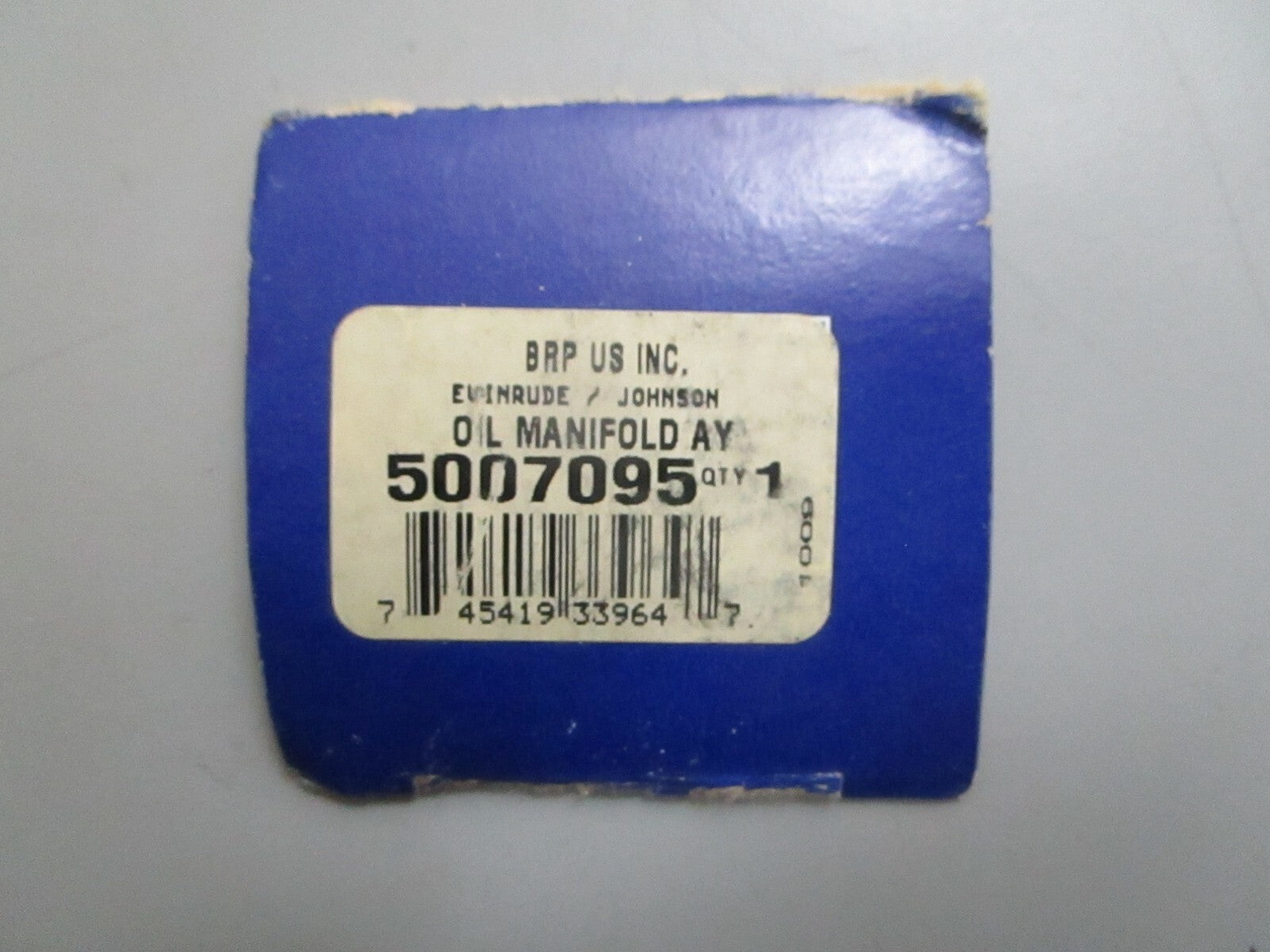 *NEW OEM* 0820 OMC Johnson Evinrude Oil Manifold Ay 5007095