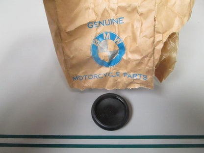 NEW OEM 32722072179 2072179 BMW Cap 0810