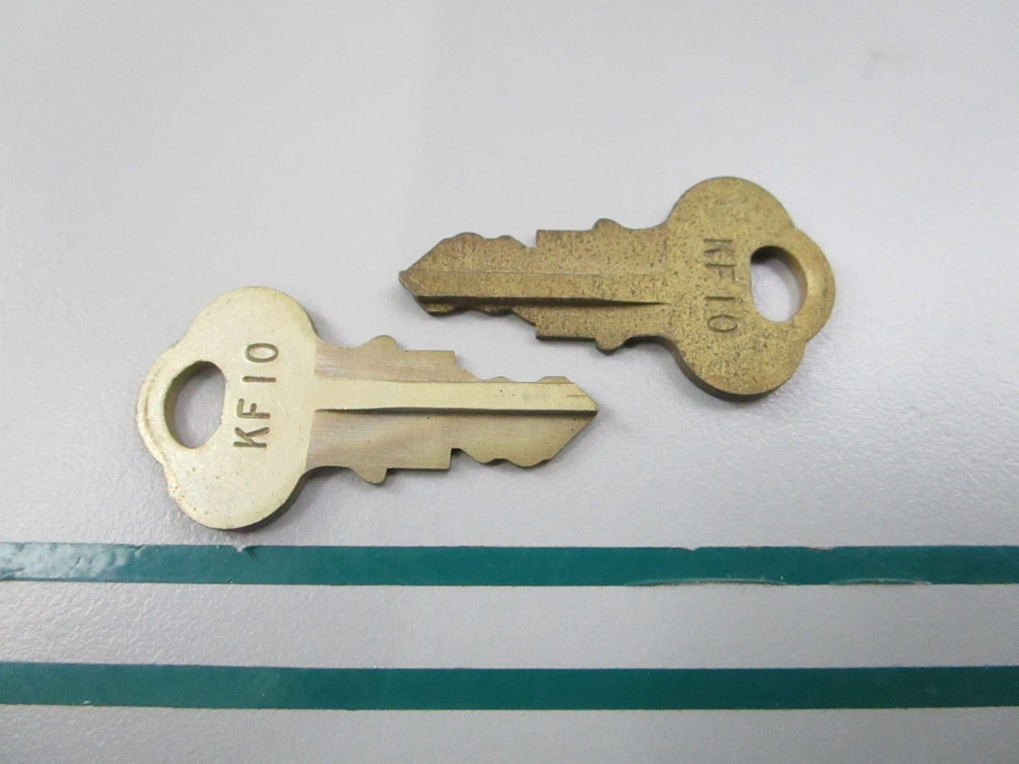 NEW OEM (LOT OF 2) 501525 05015275 OMC Johnson Evinrude KF 10 Ignition Key 0810