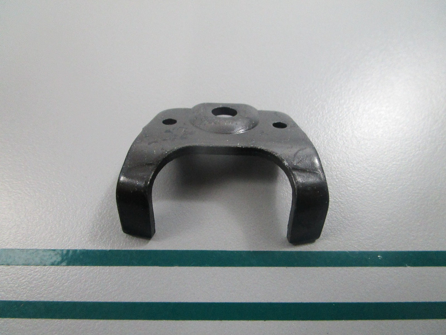 NEW OEM 690593 Briggs & Stratton Oil Fill Bracket 0810