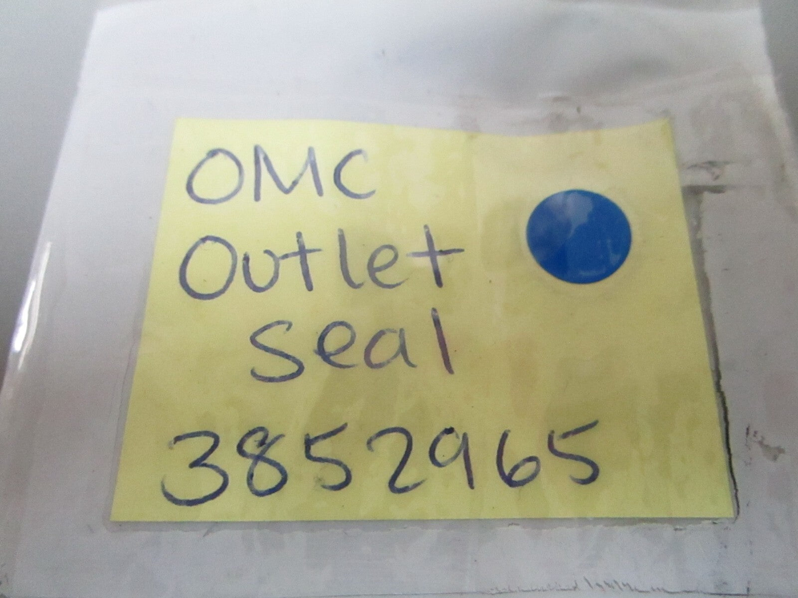 *NEW OEM* 0810 OMC Johnson Evinrude Outlet Seal 3852965