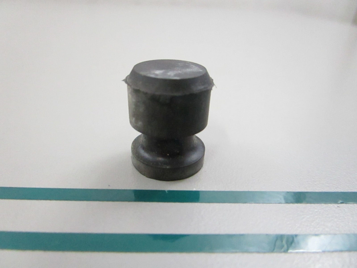 NEW OEM 92074-035 Kawasaki Rubber Plug 0810