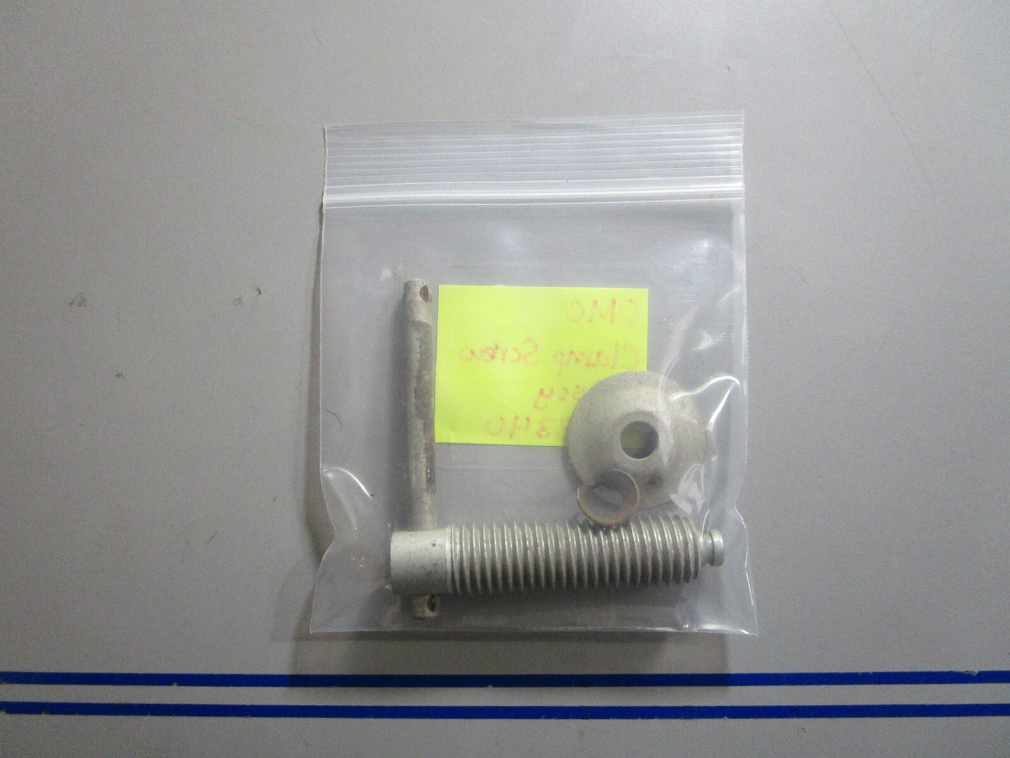 *NEW OEM* 0810 OMC Johnson Evinrude Clamp Screw Assembly 383340 0383340