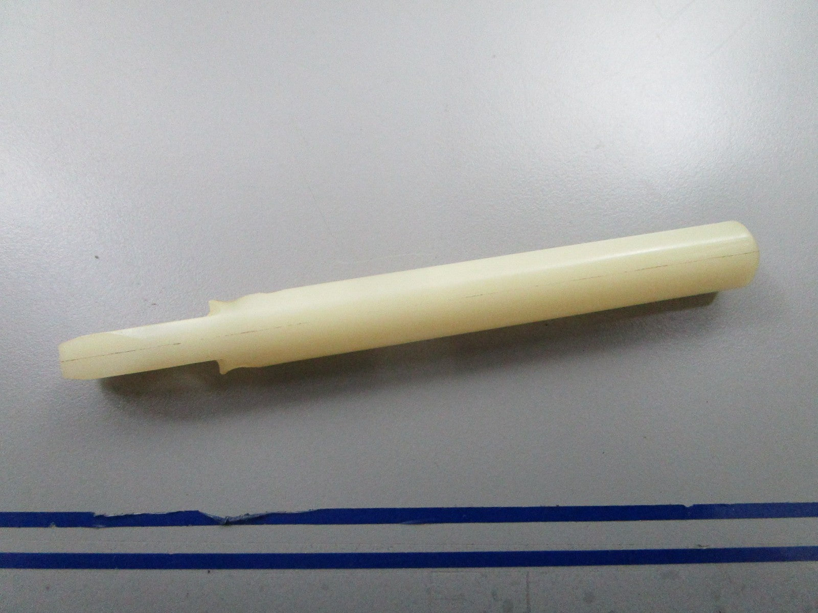 *NEW OEM* 0810 OMC Johnson Evinrude Cable Guide 909569 0909569