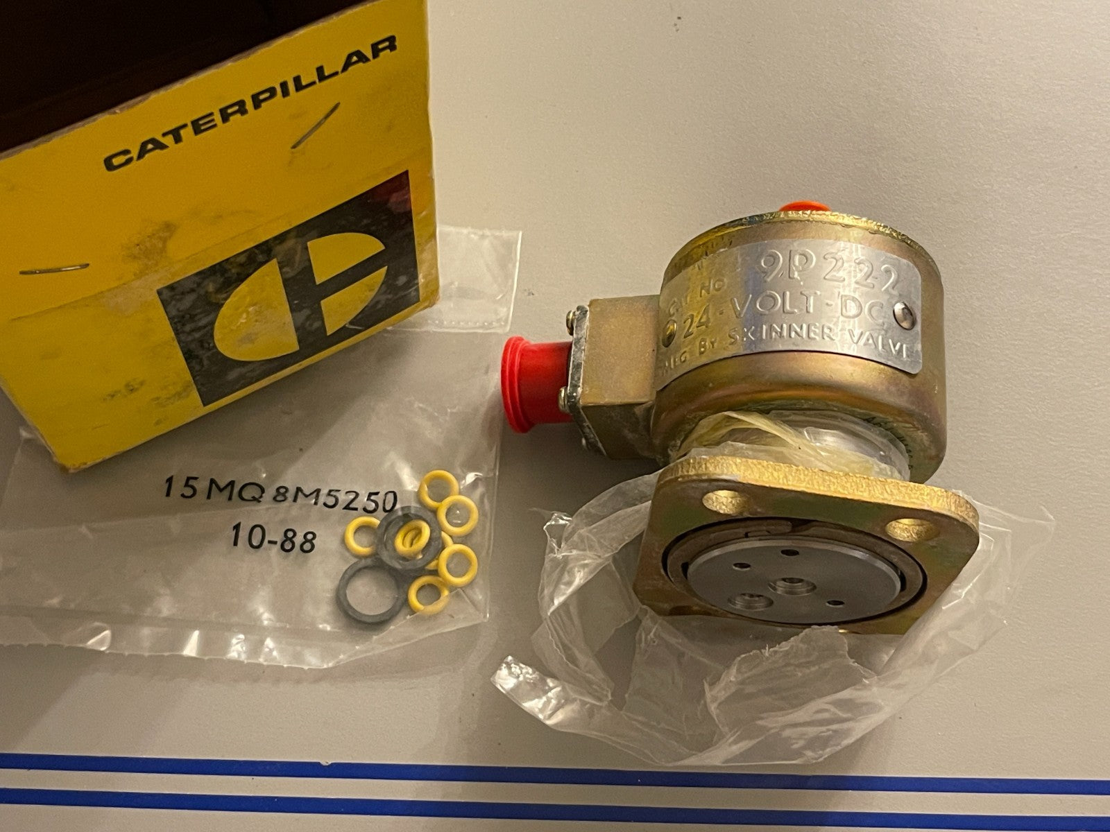 NEW OEM 9P-0222 CAT Caterpillar Solenoid Valve 0720