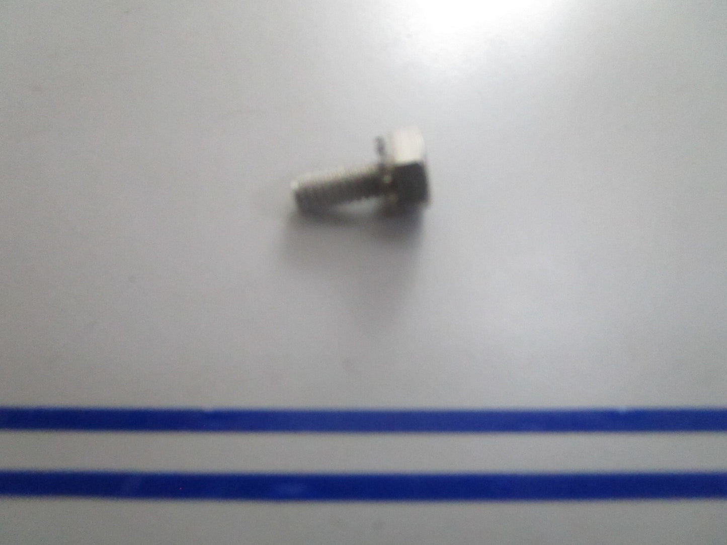 *NEW OEM* 0810 OMC Johnson Evinrude Screw 328731 0328731
