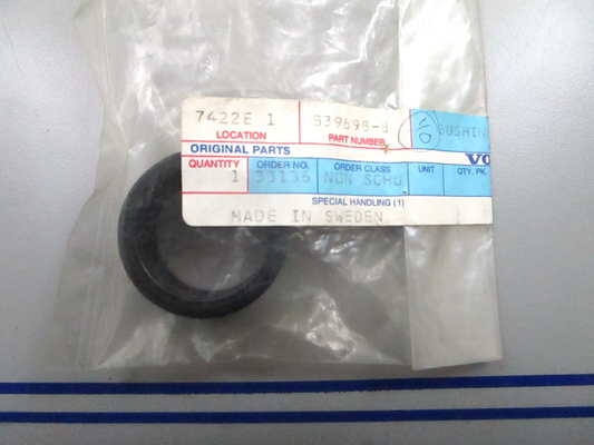 *NEW OEM* 0810 Volvo Penta Bushing 839698 839698-8