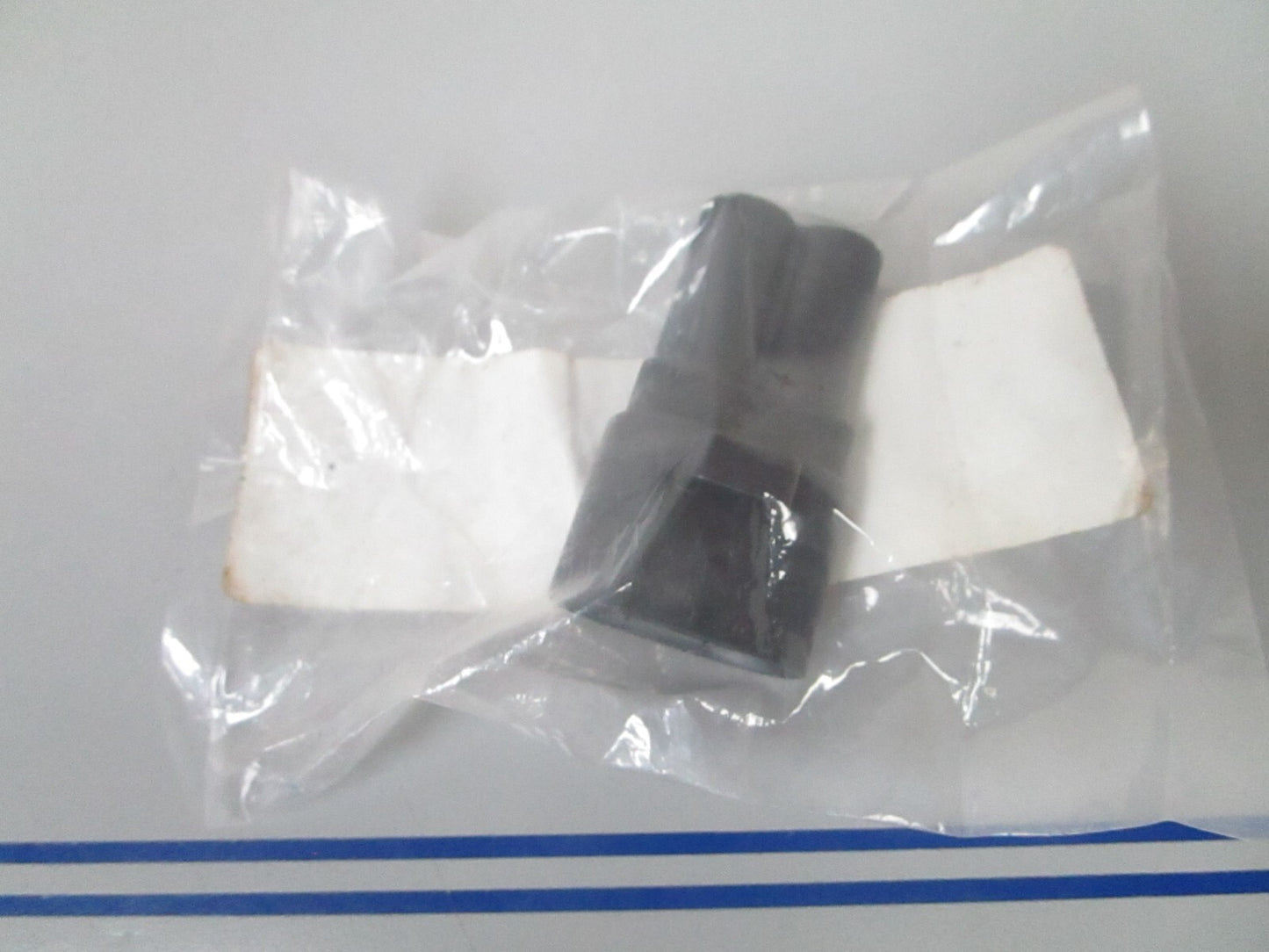 *NEW OEM* 0810 Volvo Penta Connector 3883773