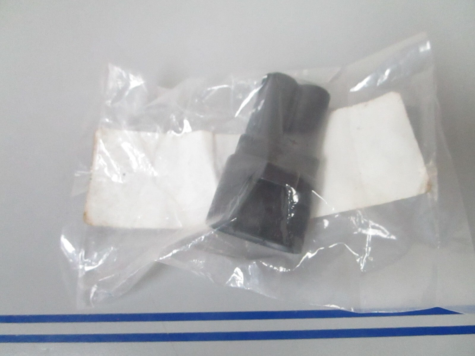 *NEW OEM* 0810 Volvo Penta Connector 3883773