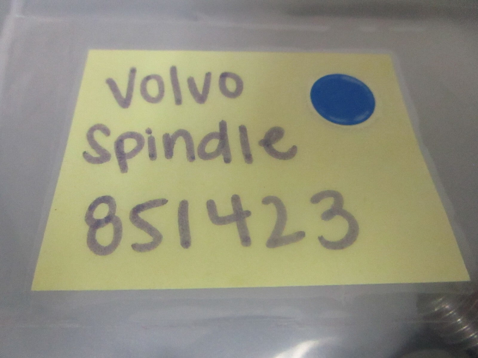 *NEW OEM* 0810 Volvo Penta Spindle 851423
