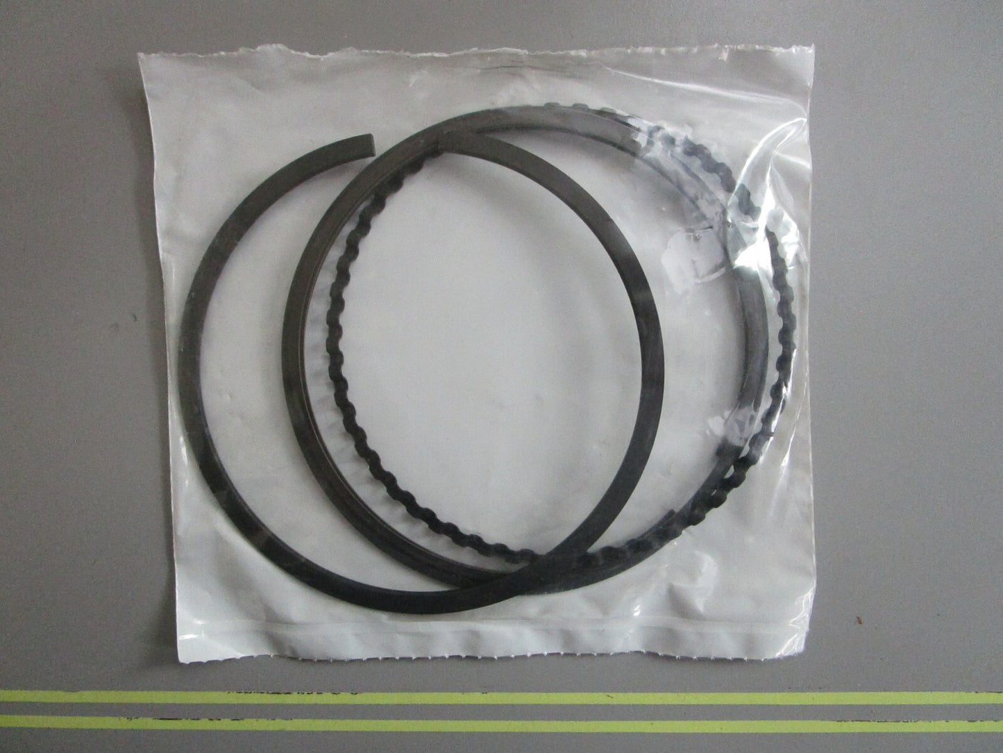 *NEW OEM* 0820 Volvo Penta Piston Ring Kit 3861311