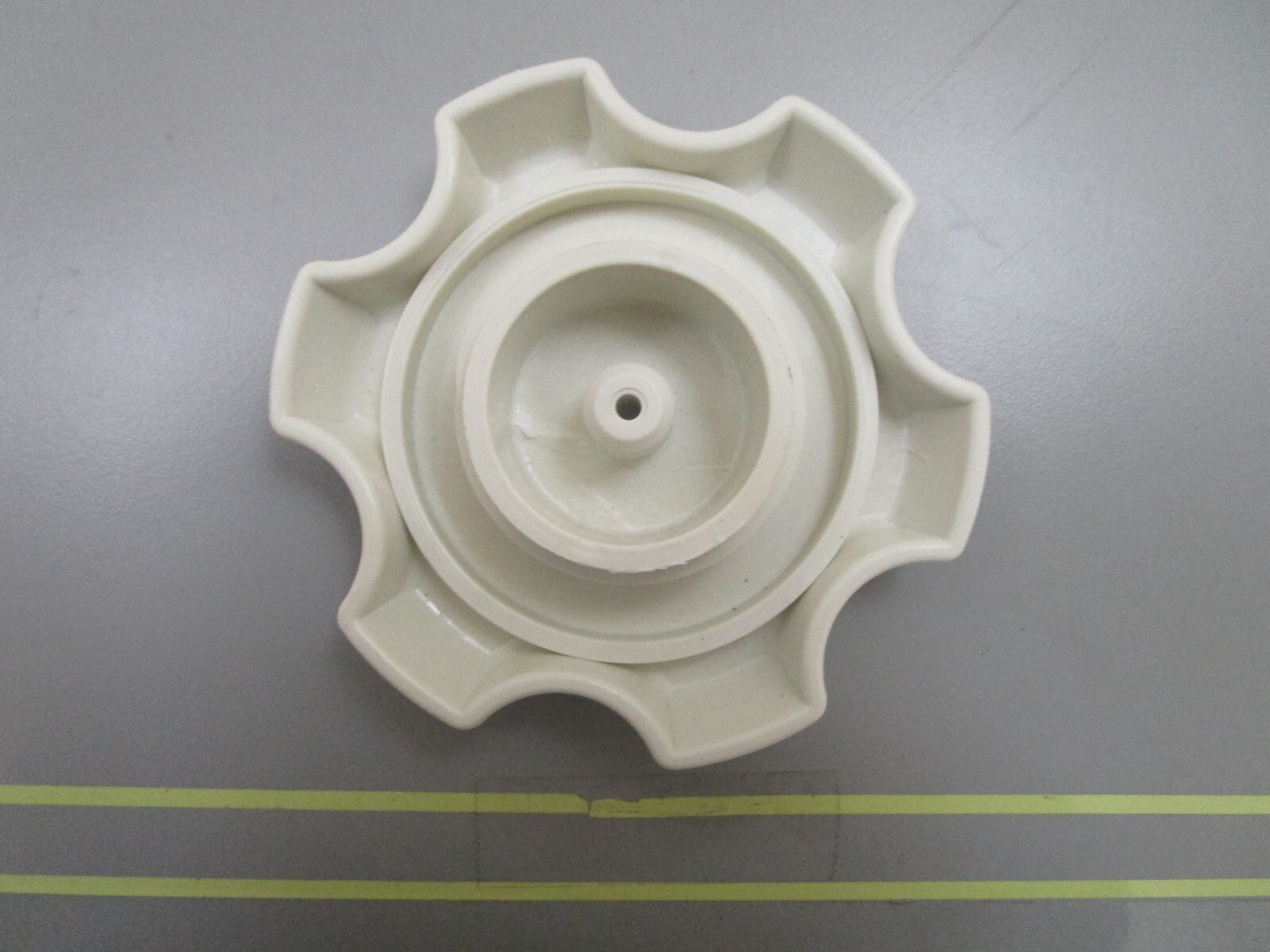 *NEW OEM* 0810 Yamaha Fuel Filler Cap GP7-U7831-01-00