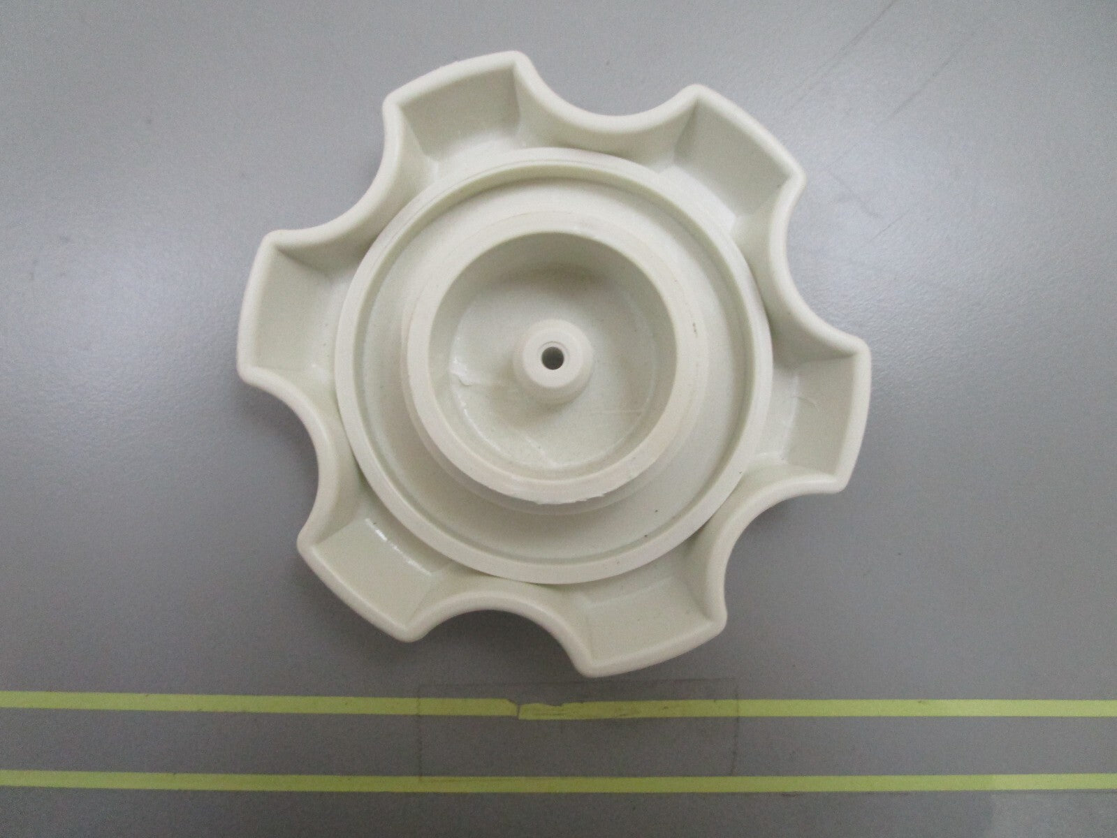 *NEW OEM* 0810 Yamaha Fuel Filler Cap GP7-U7831-01-00