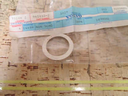 *NEW OEM* 0810 Volvo Penta Shim 941830