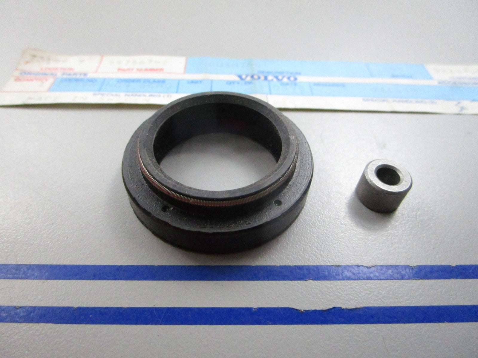 NEW OEM 342787 Volvo Penta Oil Seal 0810