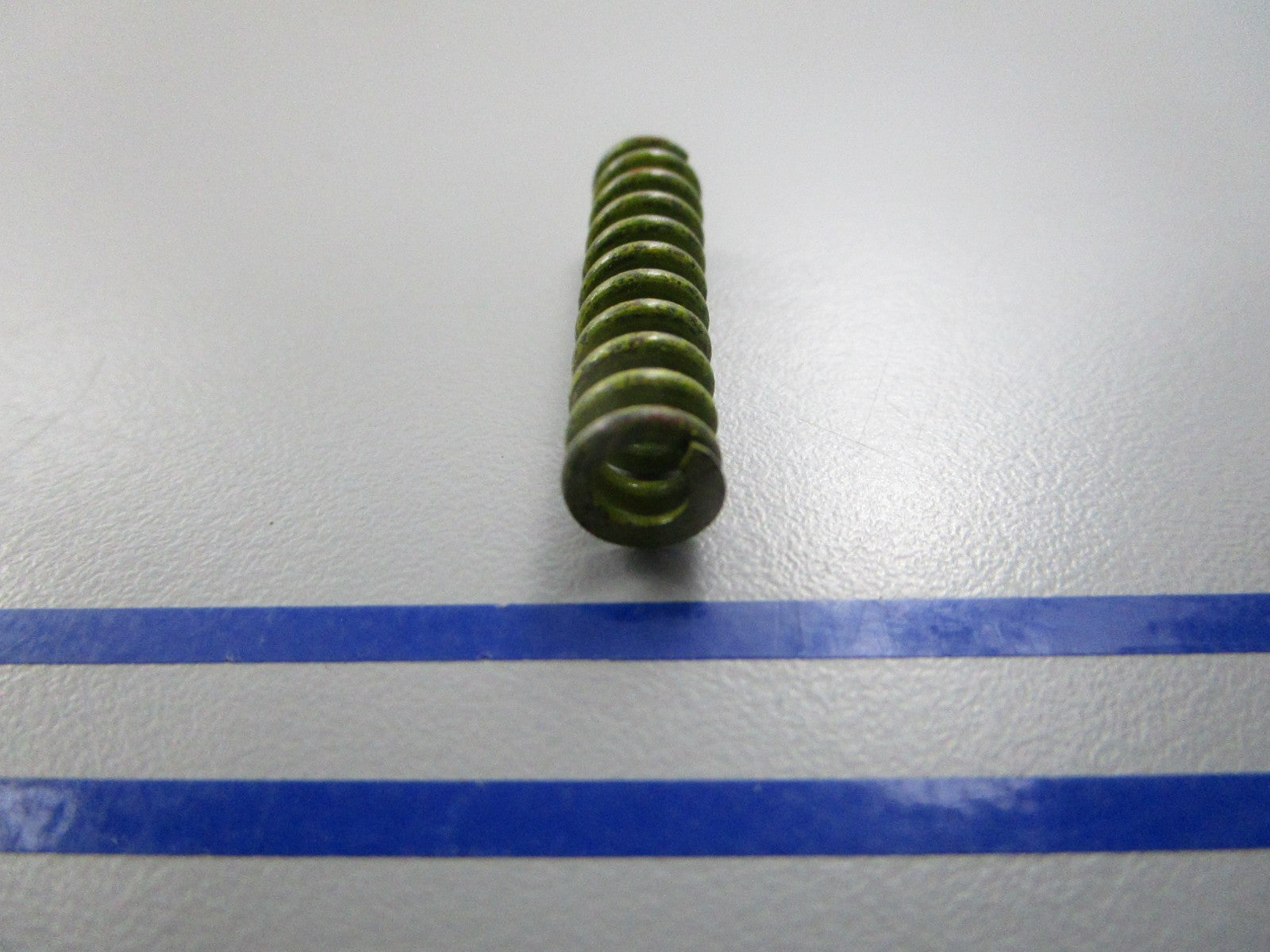 NEW OEM 911966 0911966 OMC Johnson Evinrude Spring 0810