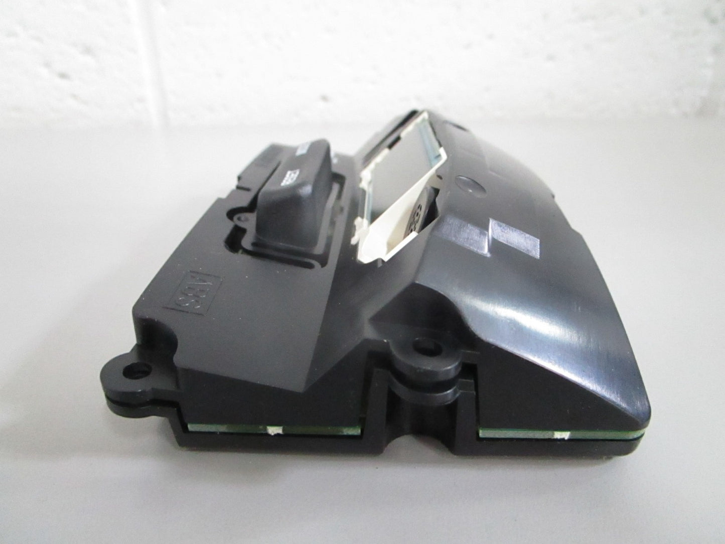 NEW OEM 1635405211 Mercedes-Benz On-Board Computer 0820