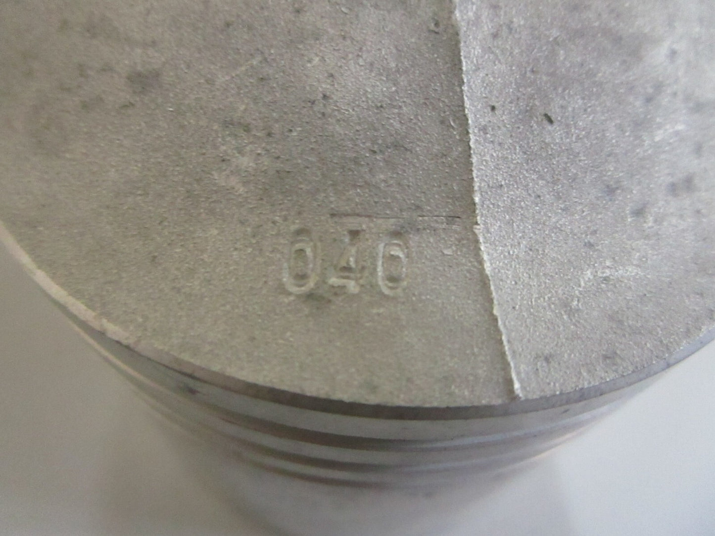 *NEW OEM* 0820 OMC Johnson Evinrude .040 Piston 383698 0383698 315158