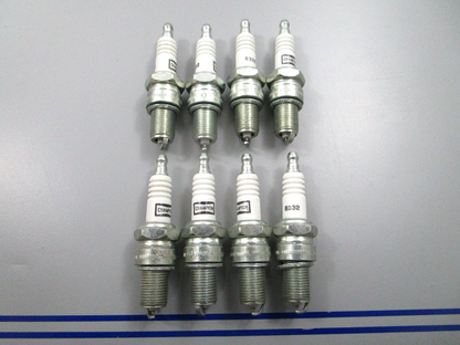 *NEW* (LOT OF 8) 0810 NGK Spark Plug 8332