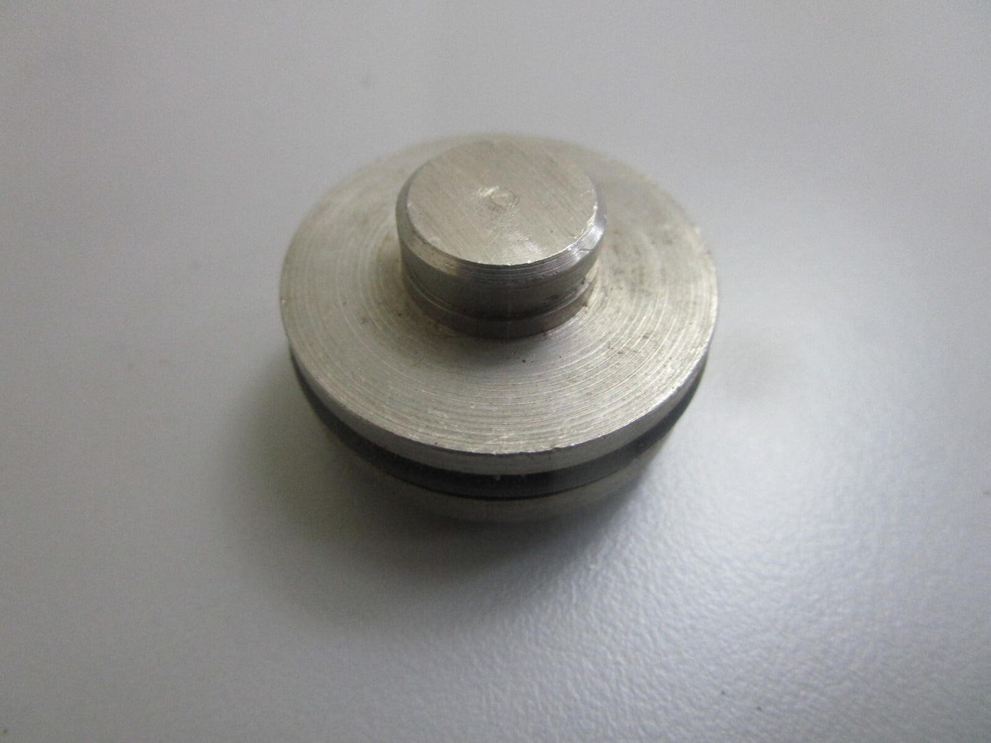 *NEW OEM* 0810 OMC Johnson Evinrude Gear Housing Plug 316393 0316393